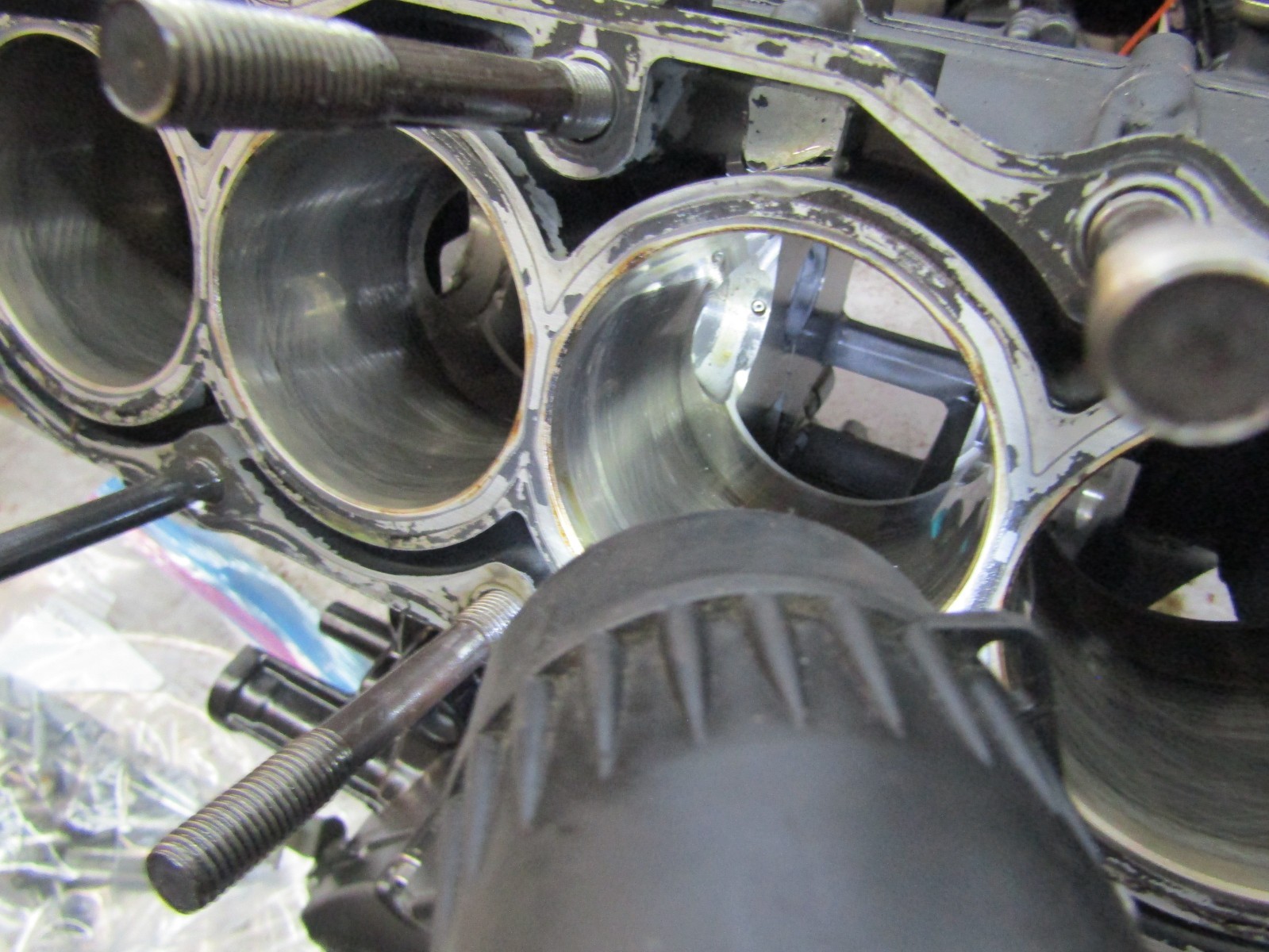 USED OEM 2017 - 2020 Yamaha Crankcase Assembly Halves YZF-R6 R6 BN6-15100-09-00