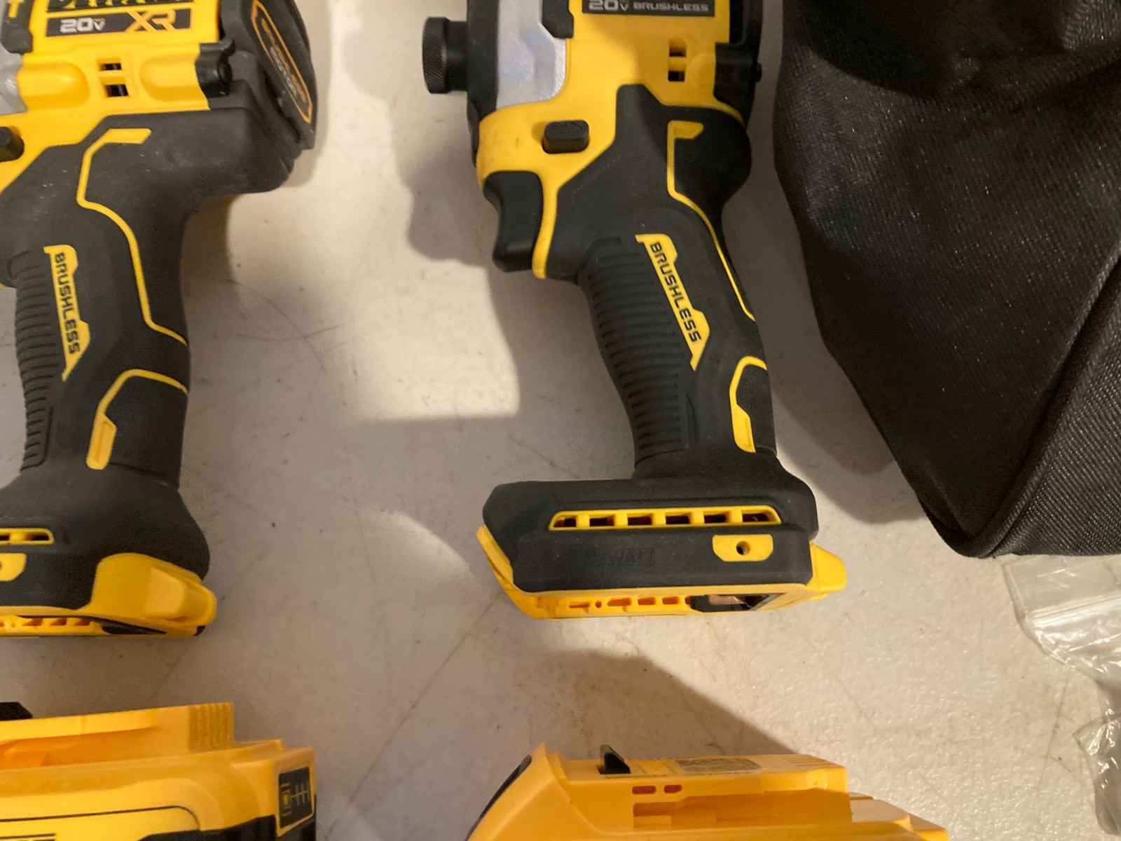 DeWalt 20V Max XR Brushless 2-Tool Combo Kit DCD800 DCF850 (2) 4Ah Batts w/Bag