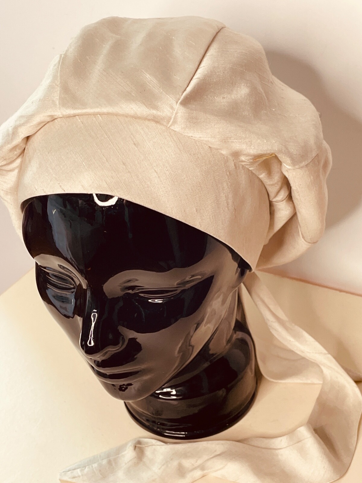 VTG 60'S MOD CARSON PIRIE SCOTT STONE OFF WHITE SILK DUPIONI TIE BERET SNOOD HAT