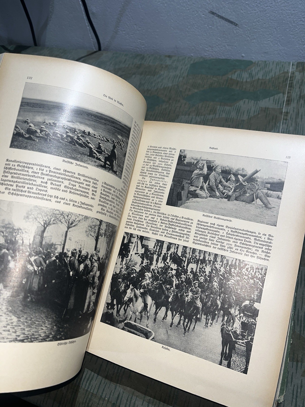 WW2 German Era Original Die Geschichte Des Weltkriegs Book #1 on German Military