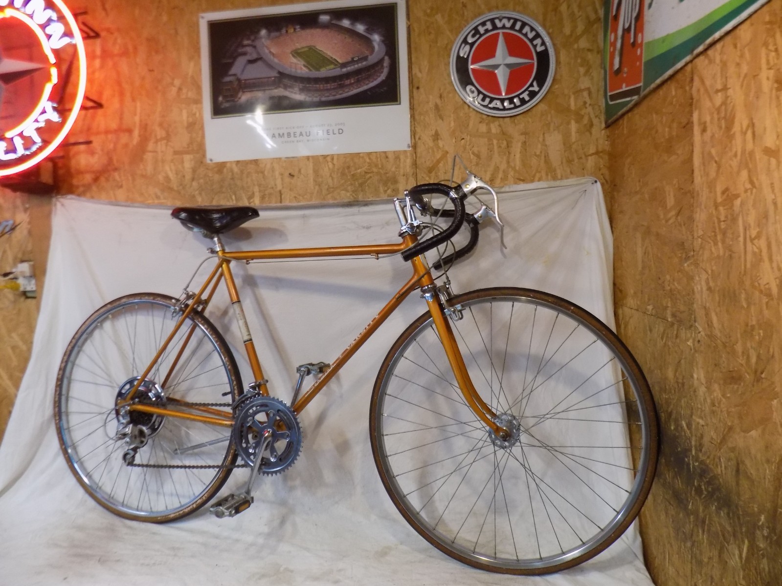1967 SCHWINN VARSITY COPPERTONE GOLD MENS 10-SPEED ROAD BIKE SPRINT CONTINENTAL!