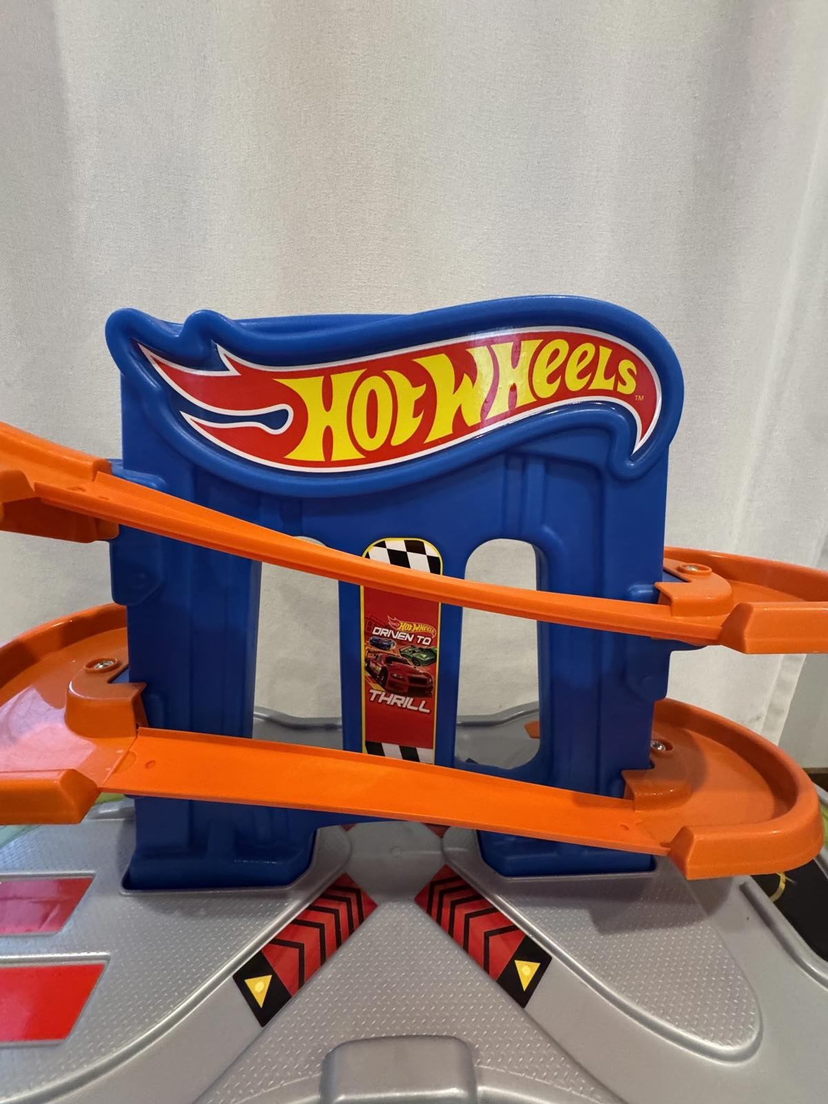 FREE SHIPPING Step 2 Hot Wheels Road Rally Raceway Car Track Play Table Step2