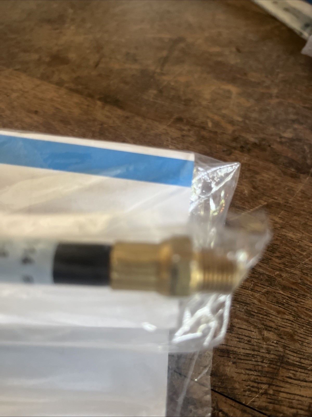 NOS Eaton CLT008P 8" Lube Tube Hose Assembly