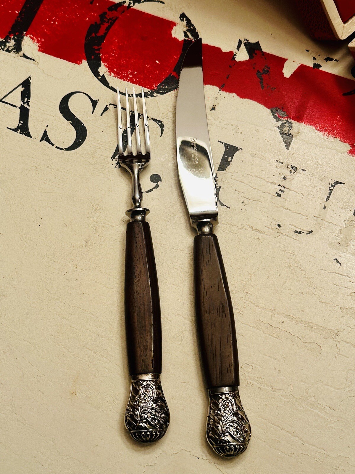 Rare16-PieceCork&Son EnglandKnife/ForkBoxedRosewood Handle/Silver Cap CutlerySet