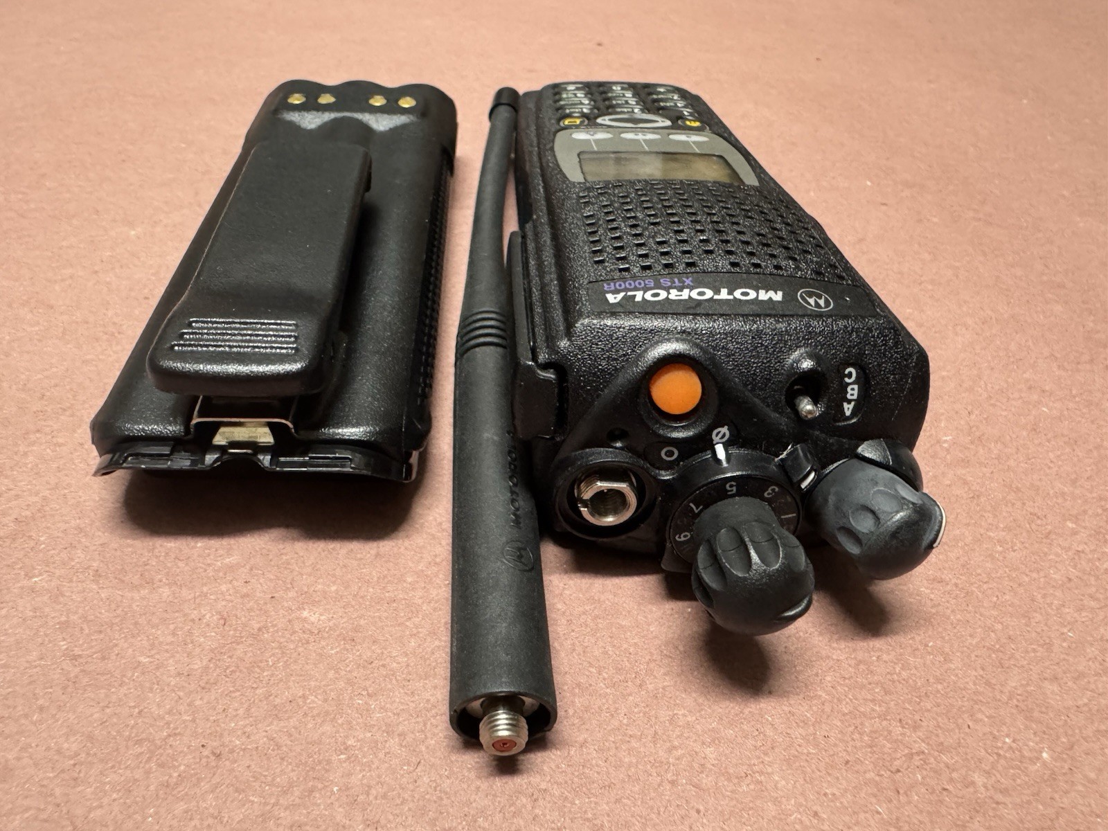 Motorola XTS5000R III VHF 136-174MHz P25 Radio AES-256 KEG3 H18KEH9PW7AN *NEW*