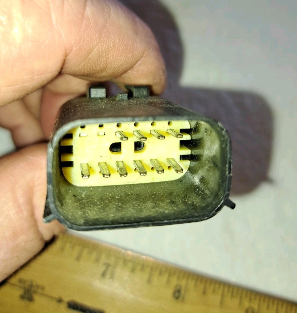 Harley-Davidson Touring Right Side Handlebar Switches #71553-08, Housings 08-13