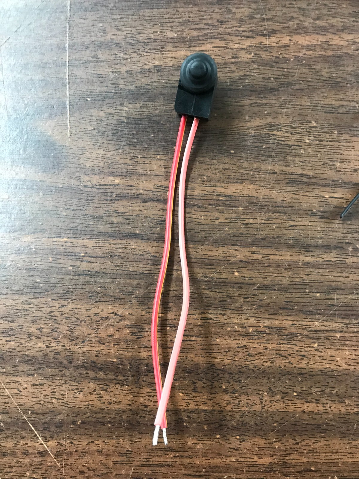 FRONT BRAKE LIGHT SWITCH FOR HARLEY DAVIDSON BIG TWIN & XL SPORTSTER 1996 - 2013