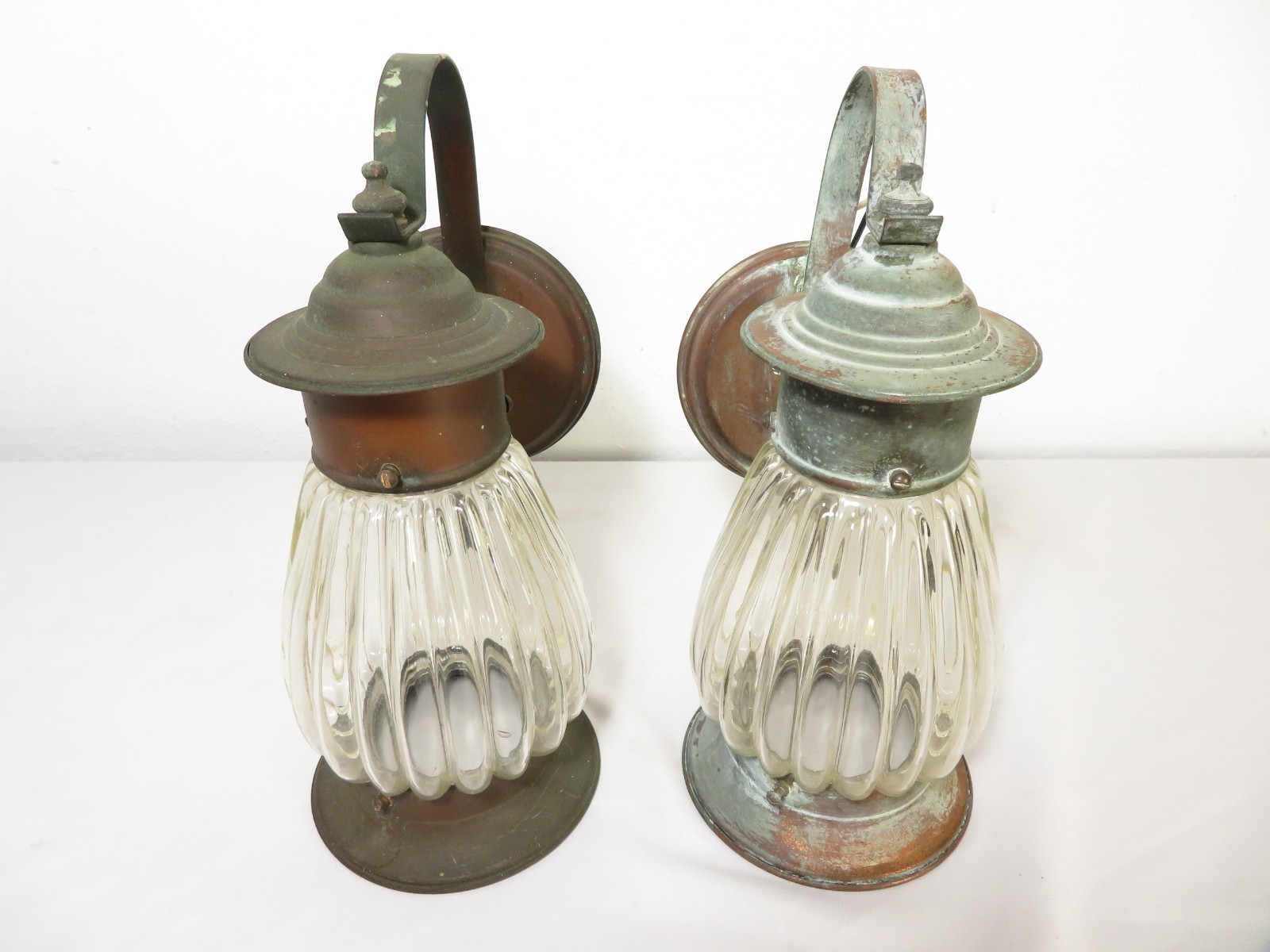 ANTIQUE Arts & Crafts COPPER TUDOR PORCH WALL SCONCE LAMP LIGHT PAIR Lantern