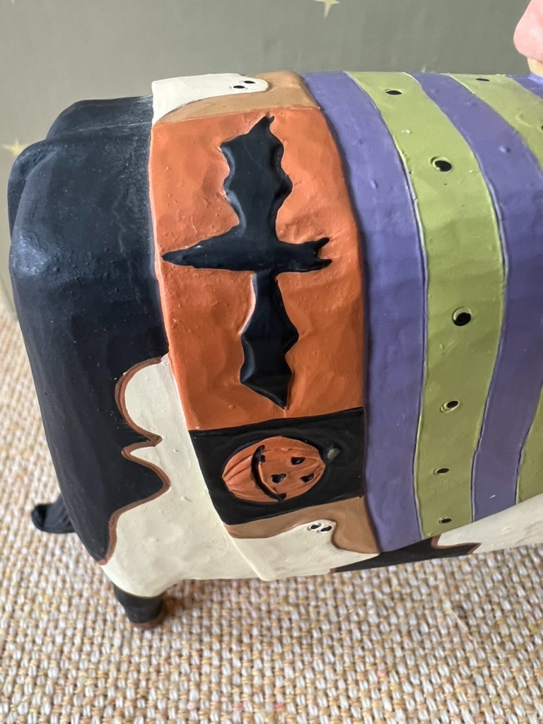 Williraye -ww6155 - COWSTUME PARTY - Halloween Cow with Pumpkin and Bat -New/Box