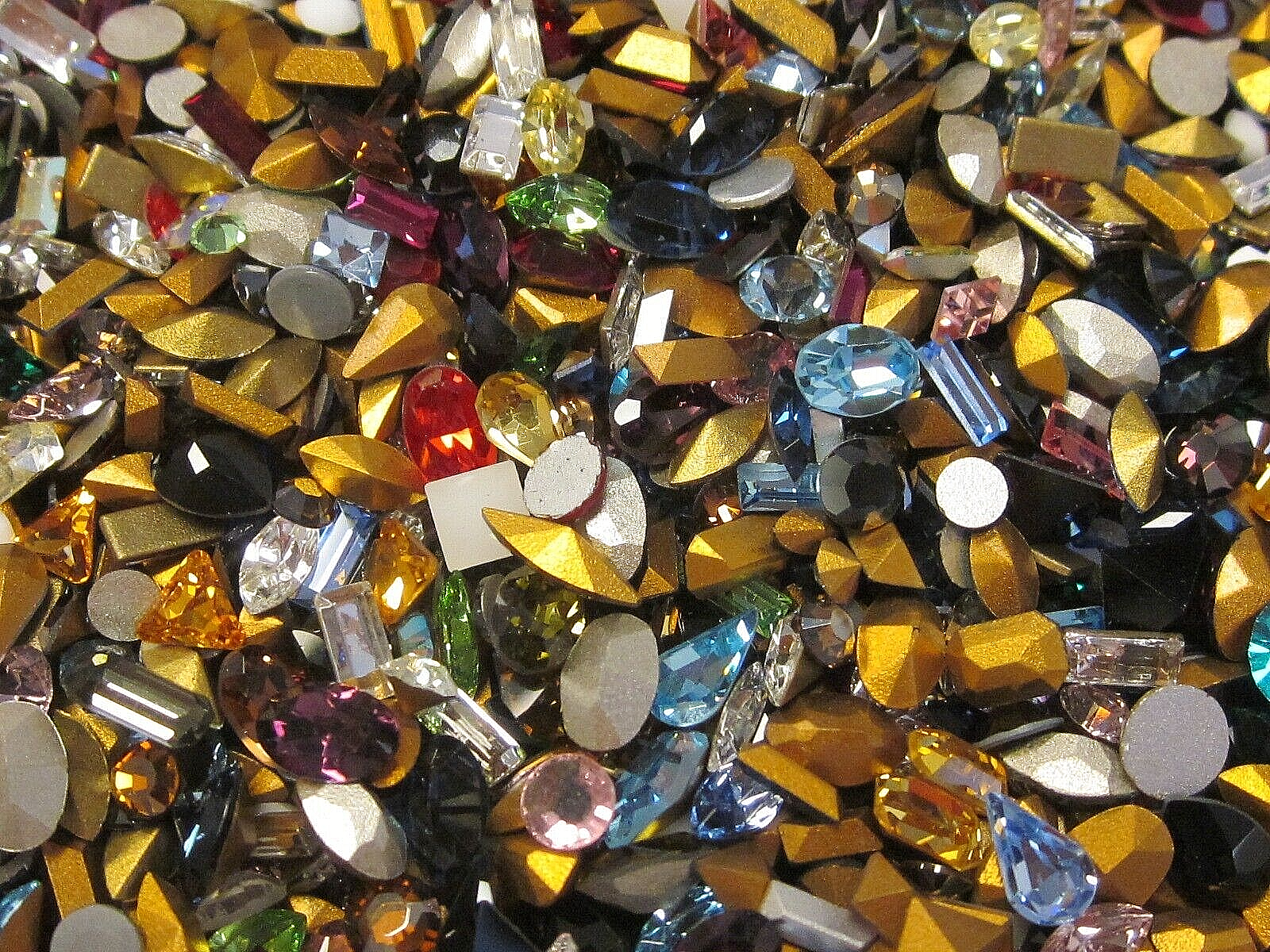 125 TINY SWAROVSKI MIXED SHAPES RHINESTONES CRYSTAL LOT VTG BAGUETTES NAVETTES +