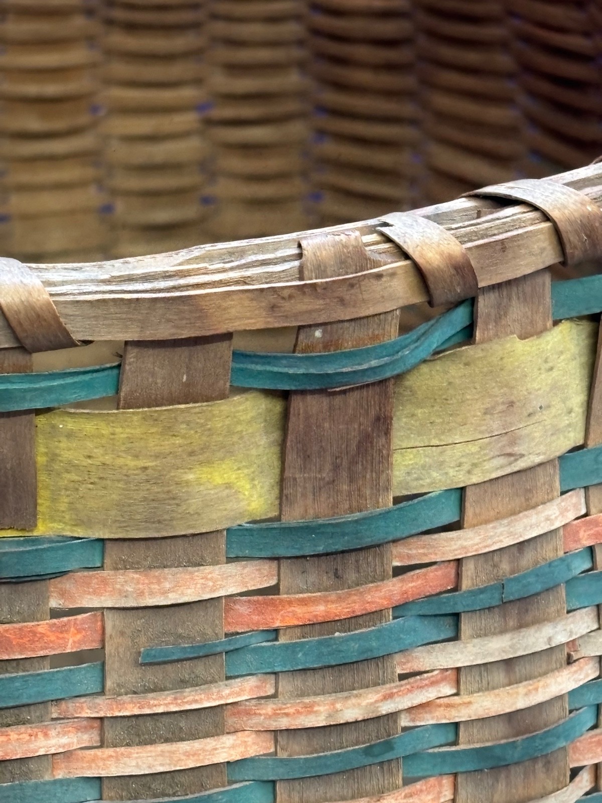 ANTIQUE NATIVE AMERICAN INDIAN WOODLANDS PAINTED SPLINT WOVEN BASKET VERY OLD