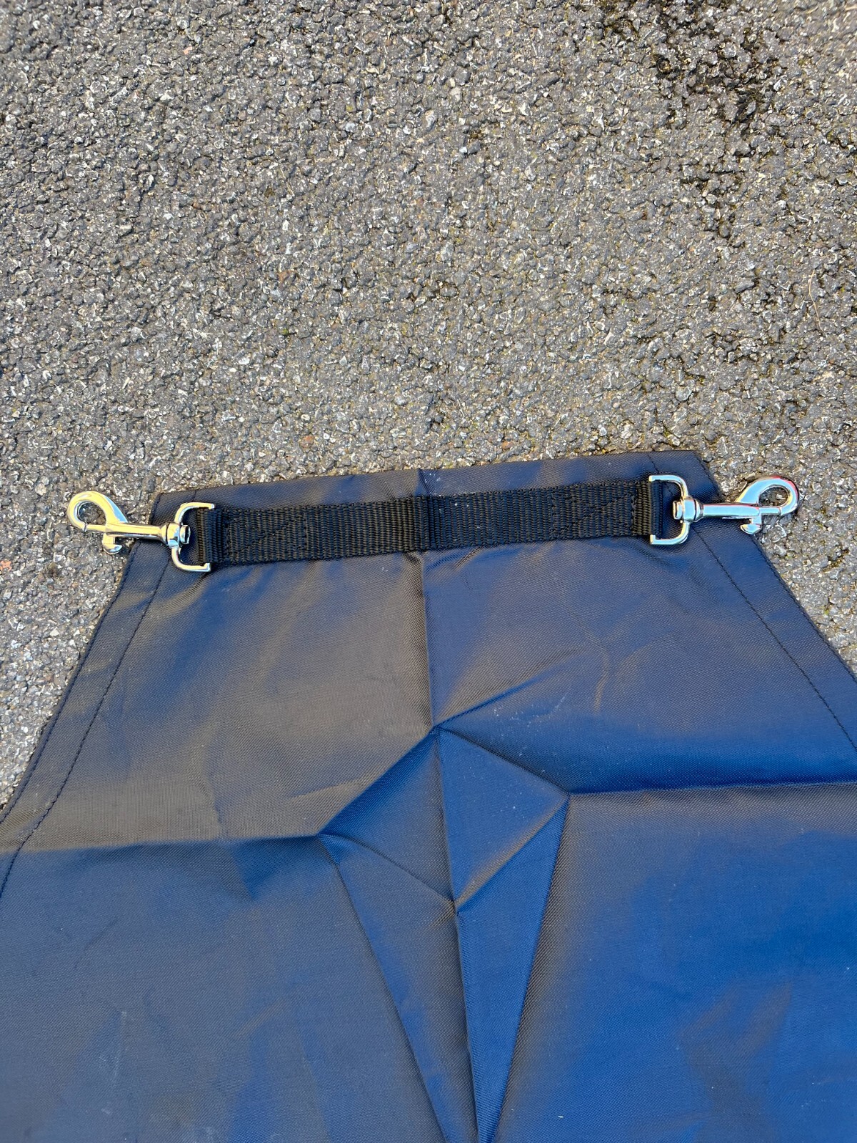 Turners Hay Sling Hay Bar Quick Fill Large Hay Corner Feeder Waterproof Haynet