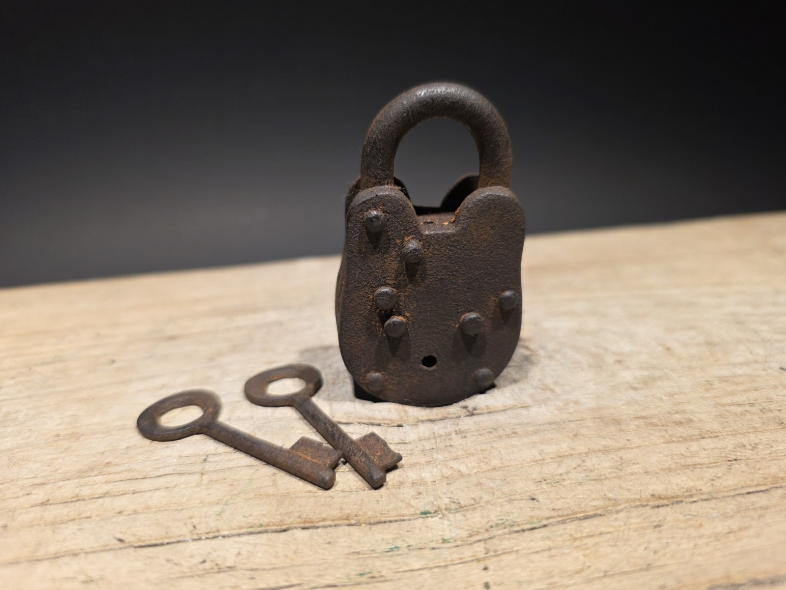 Antique Vintage Style Cast Iron Colt Firearms Ammo Box Padlock Lock & Key