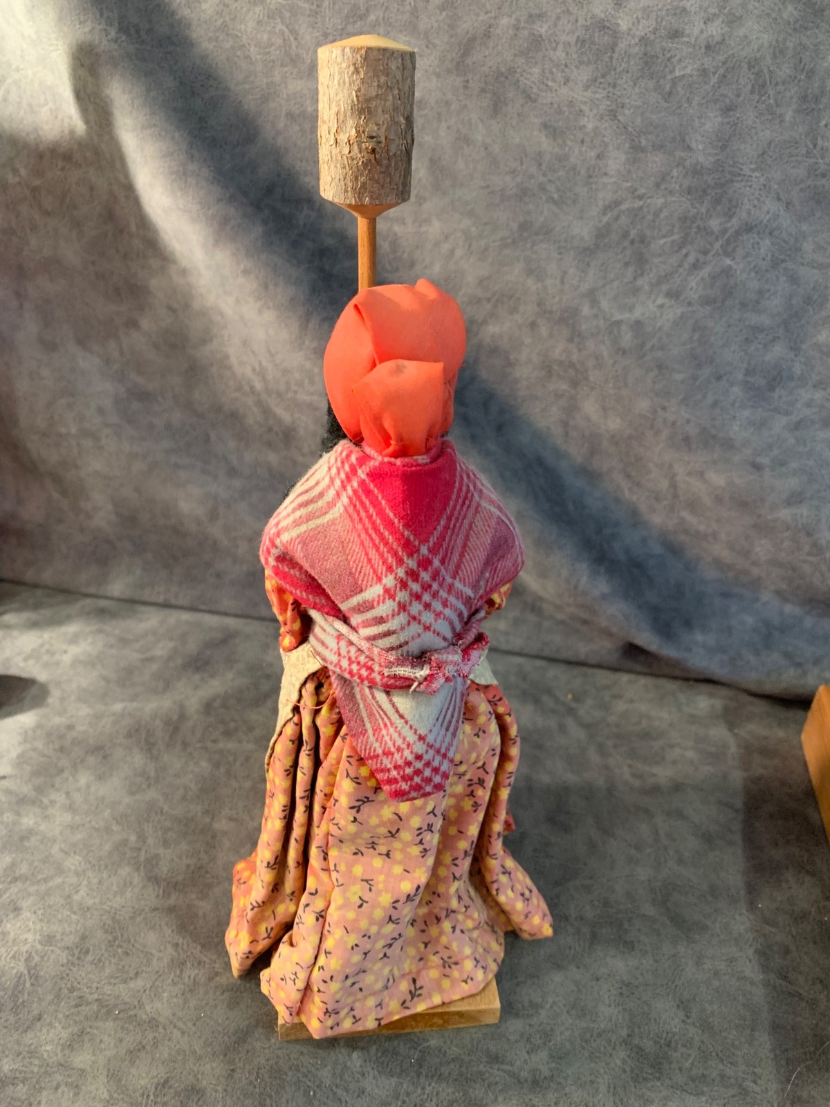 Berdina and Richard Crowe folk art Woman and baby mortar and pestle Cherokee