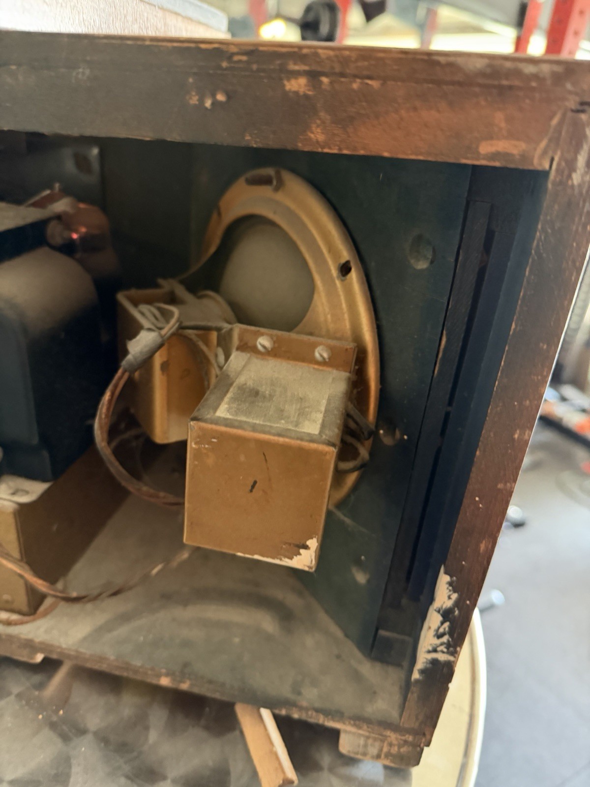 Original Finish 1939 ZENITH 6-S-322 “Stars and Stripes” SIX TUBE TABLE RADIO