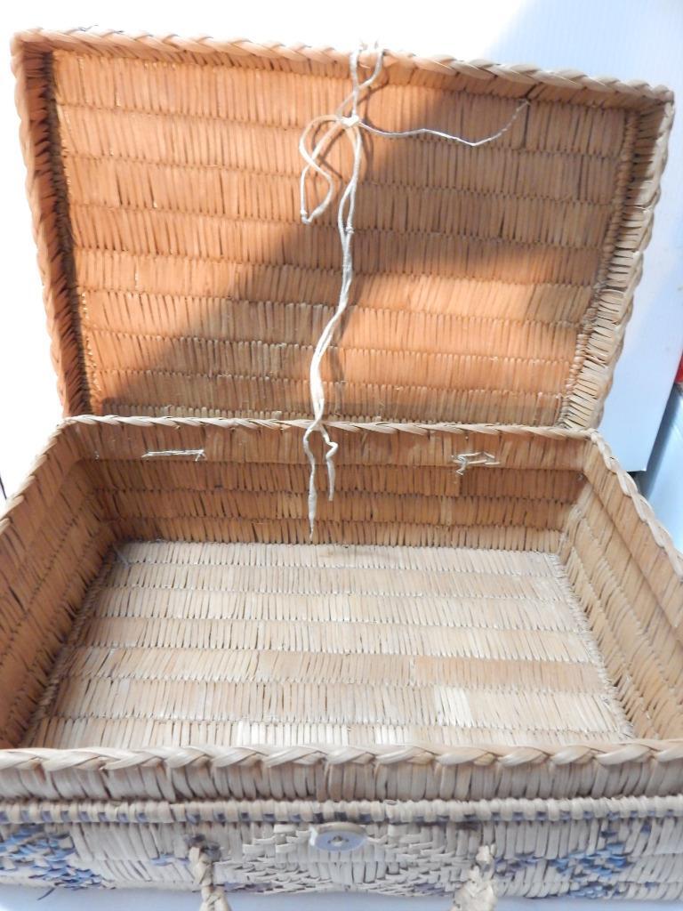 IMPRESSIVE ANTIQUE / VINTAGE LILLOOET CANADIAN SALISH IMBRICATED TRUNK BASKET