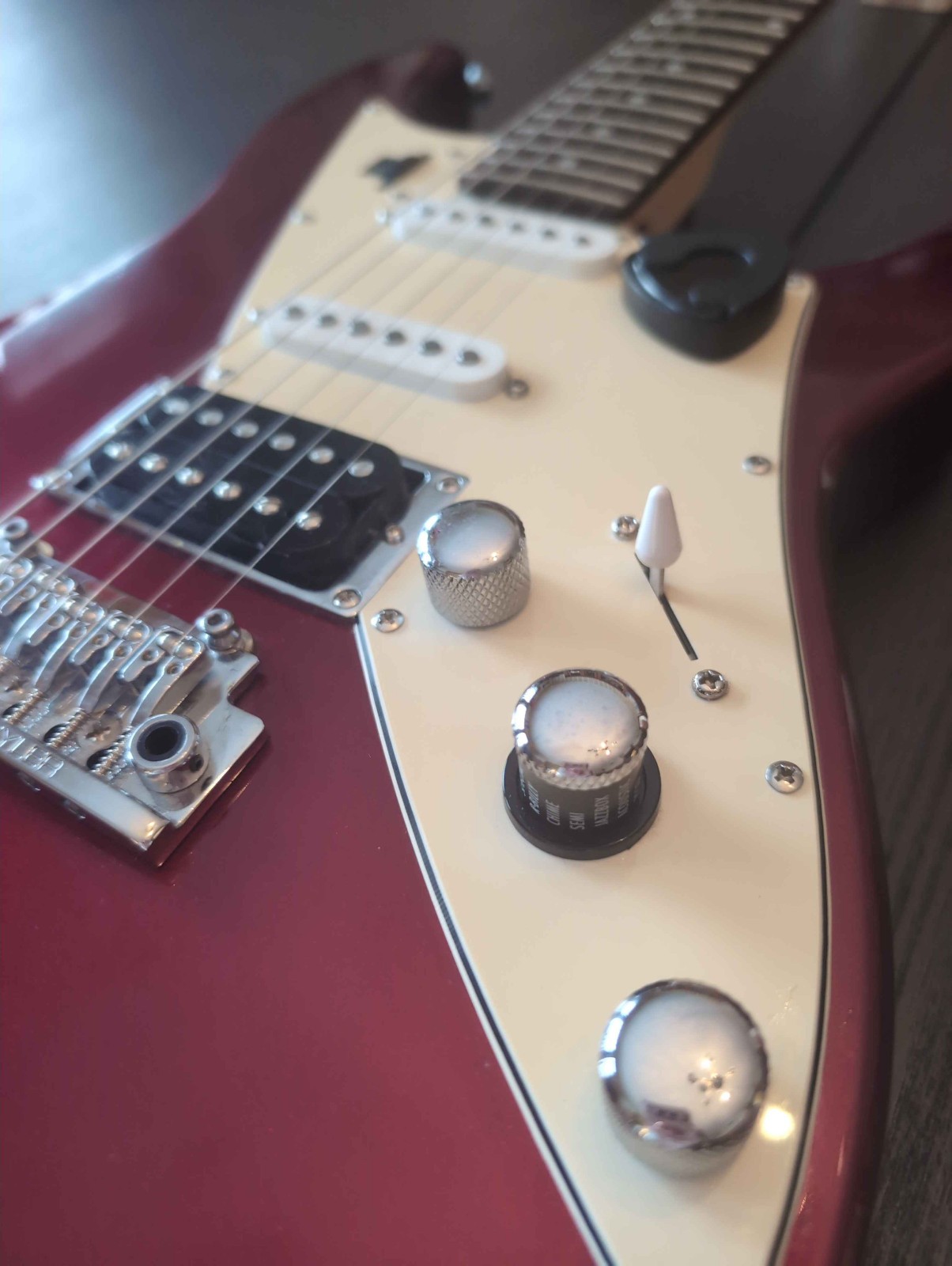 LINE 6 JTV-69 James Tyler Variax Metallic Red w/ Peripherals & Accessories