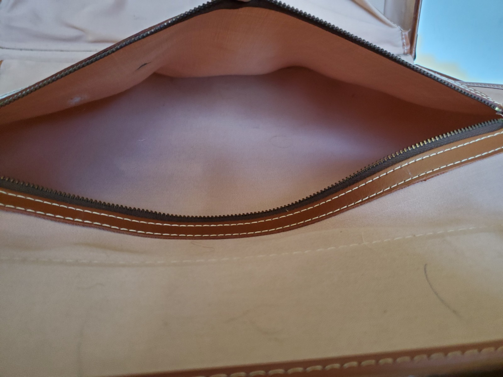 Vtg 1940-50s Cowhide Leather WINGS Suitcase Flight Luggage Carry-On 22”X 19”X 6”