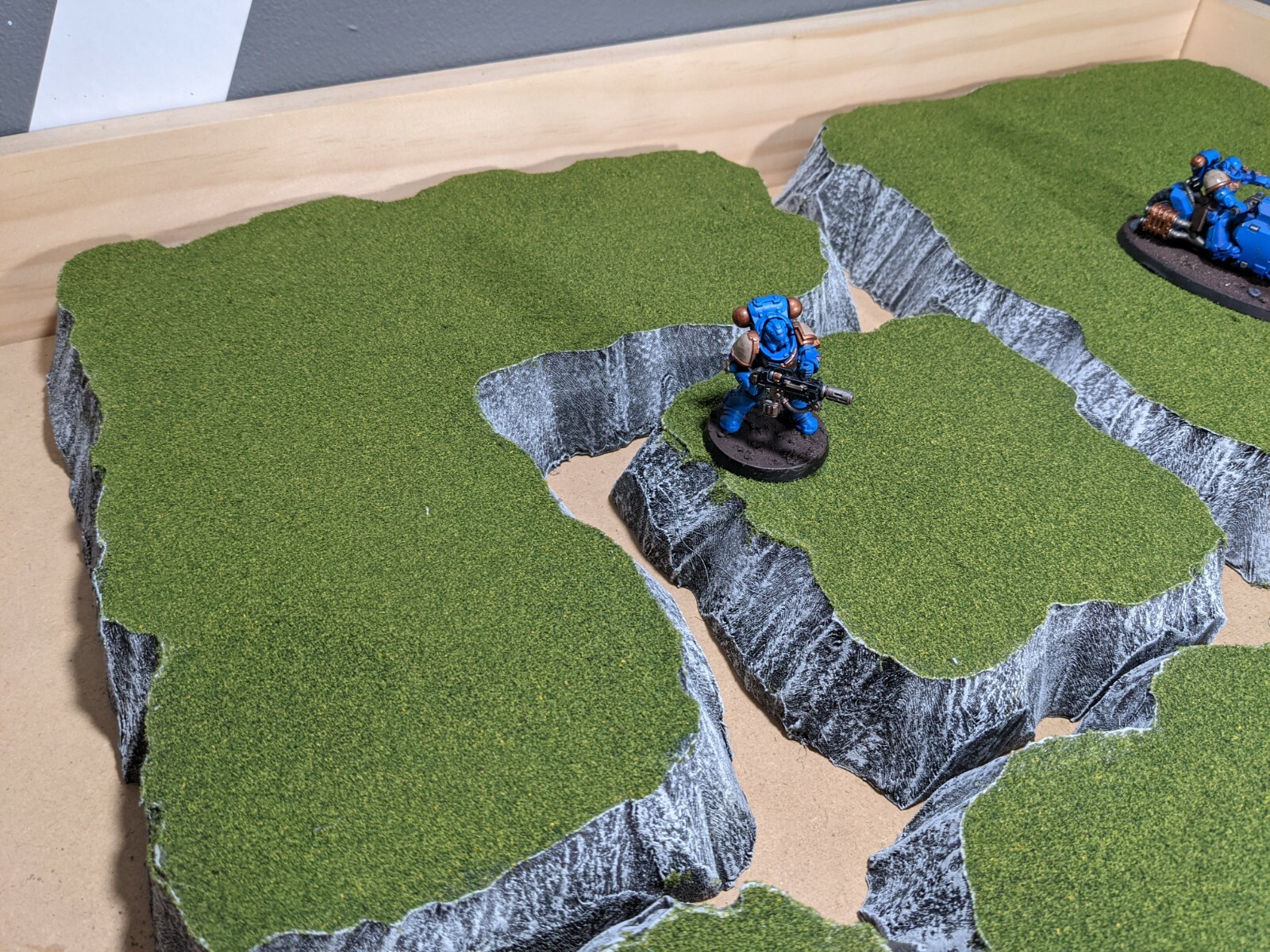 Wargaming Terrain Large Platform Hills Box Set, Grass Finish