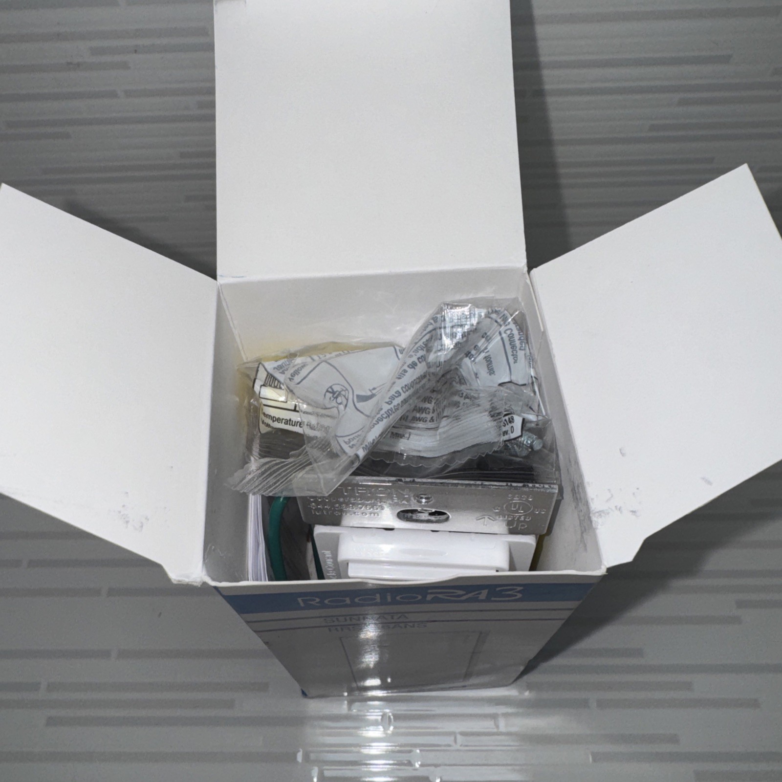 Lutron RRST-8ANS-WH Sunnata LED RA3 RadioRA 3 SWITCH