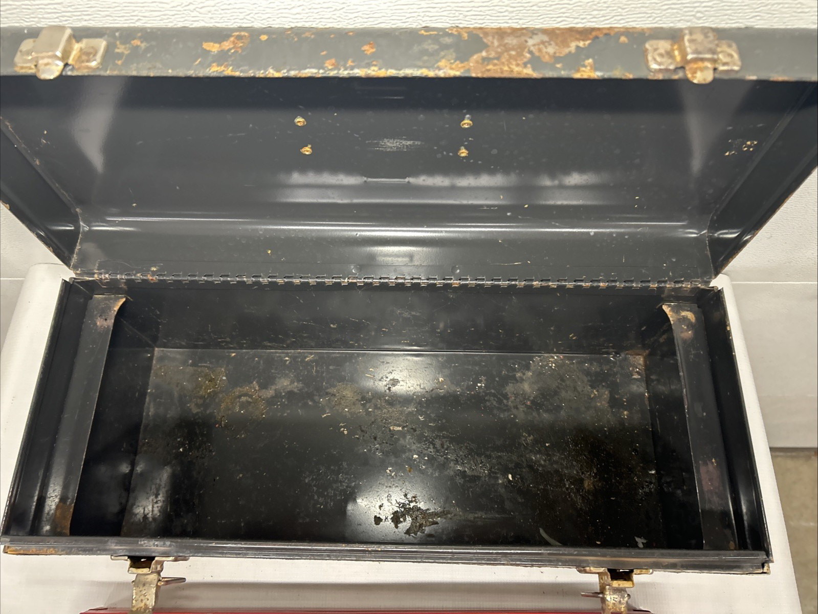 Vintage Sears Craftsman Gray Metal Tool Box Nice Patina 20”L x 8”W x 9"H w/Tray