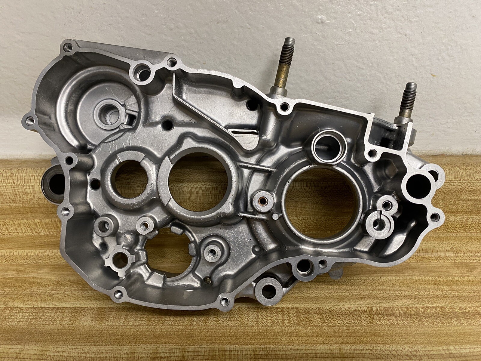 1998 YZ250 YZ 250 OEM Right Side Crankcase Engine Bottom End 98
