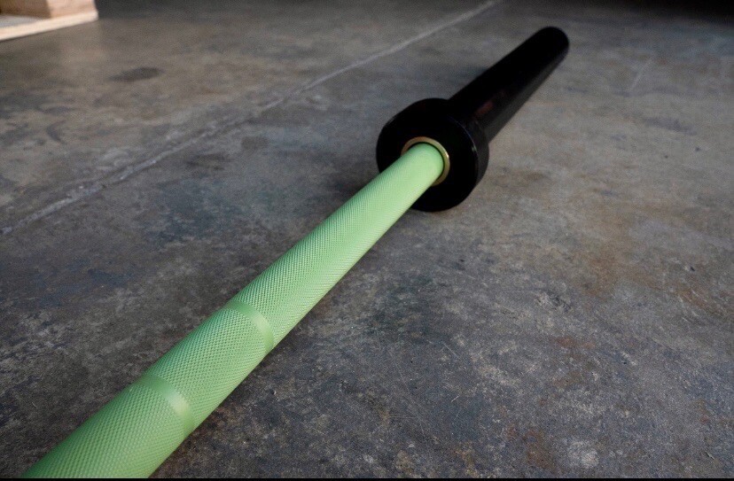 Red Cerakote Or Green 20kg 7ft Long 1500lb Olympic Barbell w/ Black Sleeves