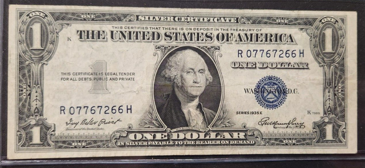 U.S. Bills starter lot $5.00 red seal, $2.00 red seal, silver cert., unc. $2.00