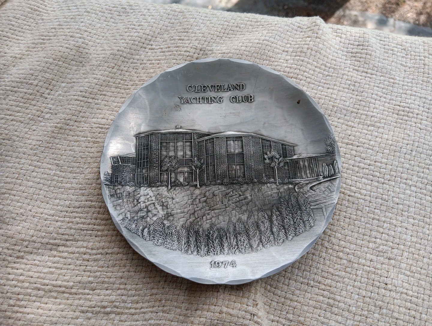 VINTAGE CLEVELAND YACHTING CLUB 1974 PLATE OHIO WENDELL AUGUST