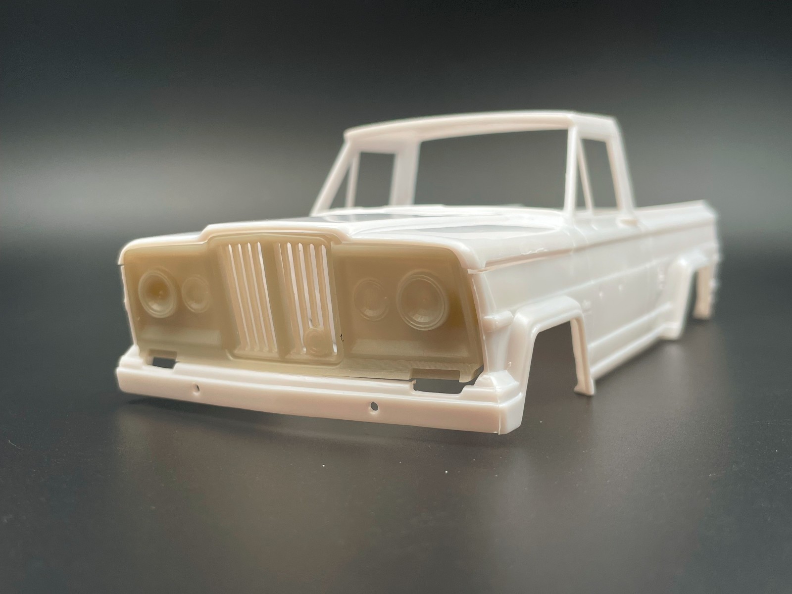 Jeep Gladiator J-Series 1962-1987 3D-Printed Grille for 1:24 Revell Model Kit