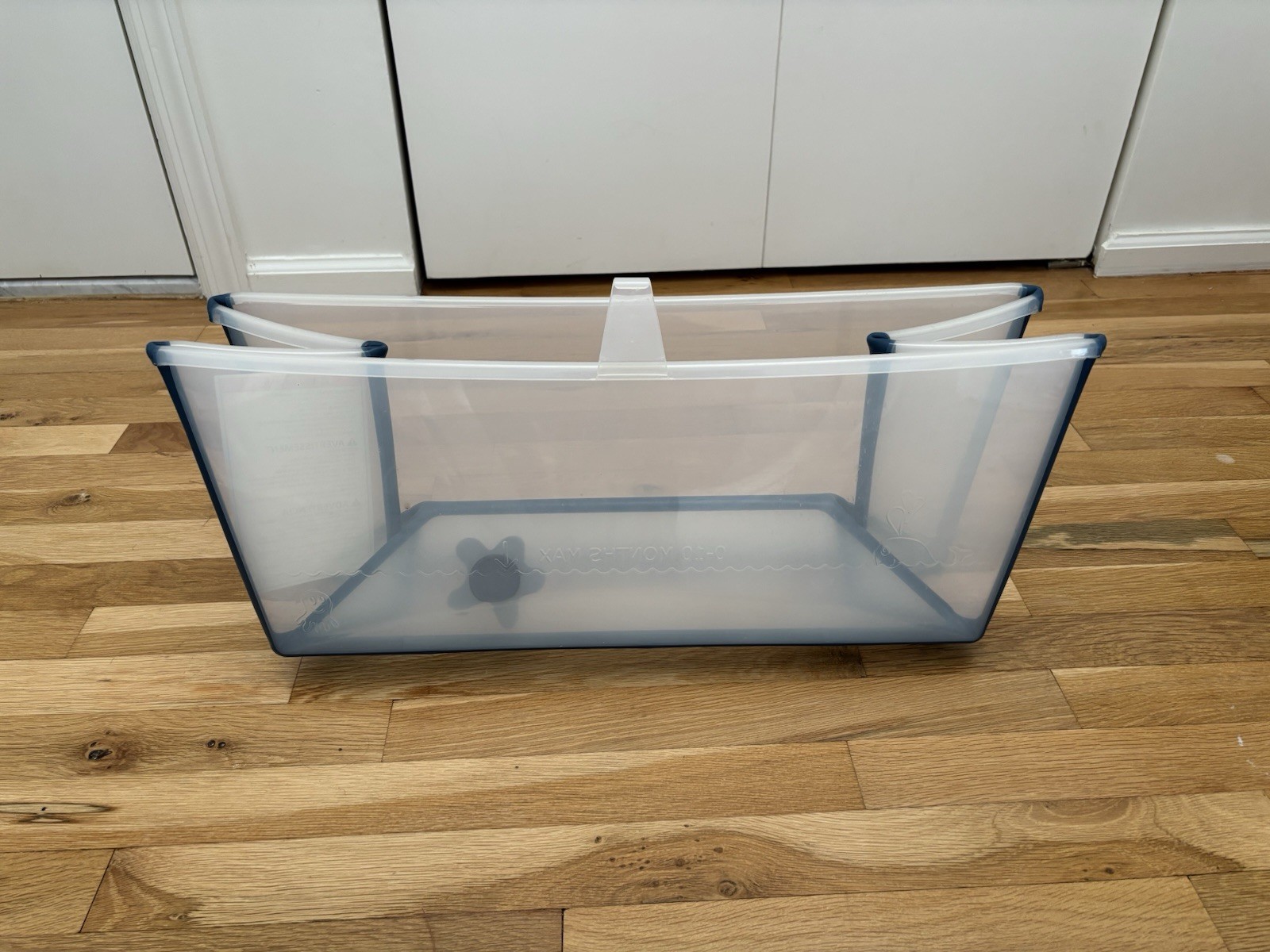 Stokke Flexi Bath Tub: A bathtub for newborns - navy blue, and foldable