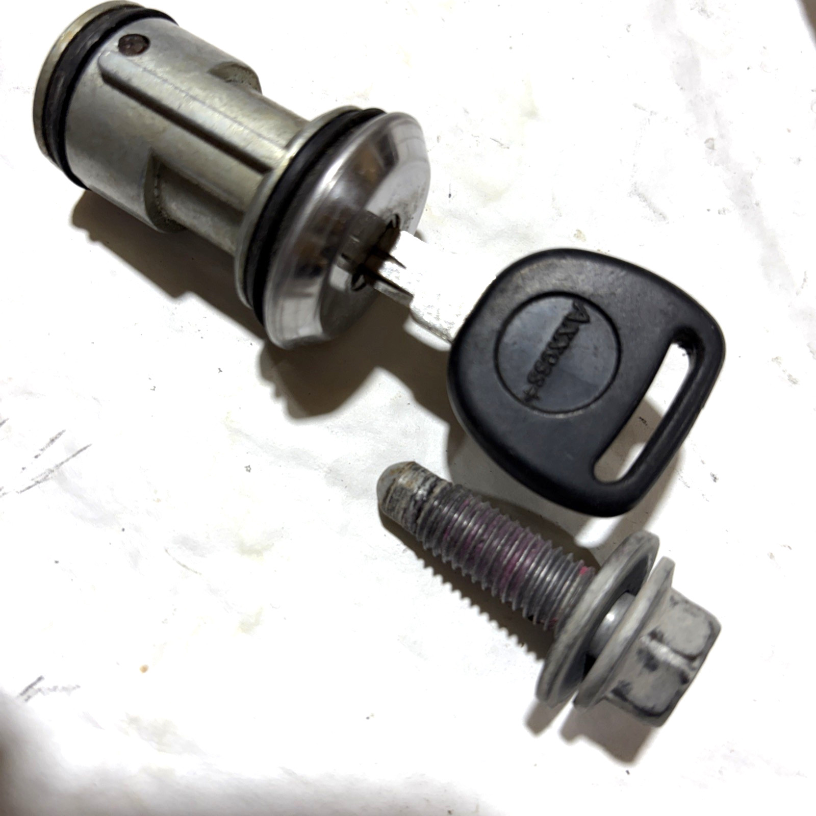 1999-2003 Chevrolet (GMC) C/K spare tire carrier assembly (GMT 800) OEM