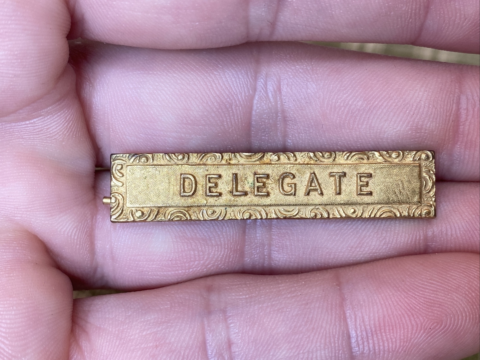 ANTIQUE ORNATE ARTCRAFT NYC GOLD TONE CONVENTION DELEGATE PIN BAR BADGE 1-3/4”