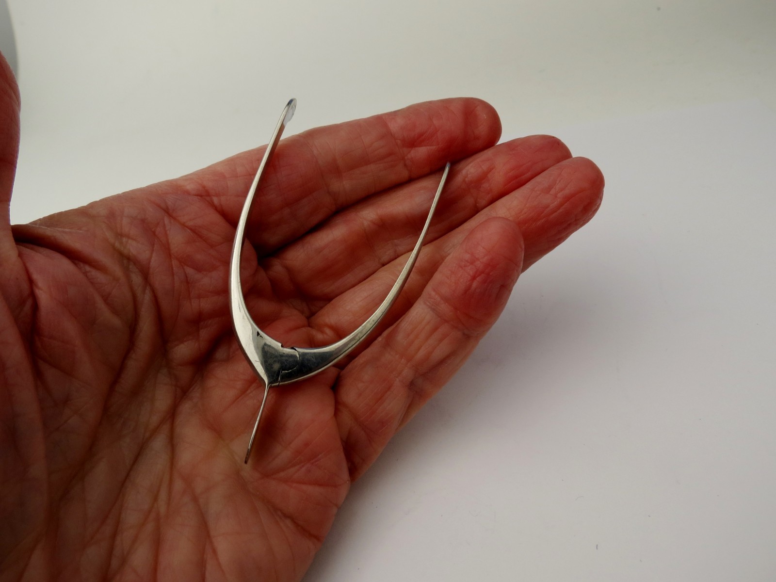 English Birmingham wishbone sugar tongs 1905 William Hair Haseler