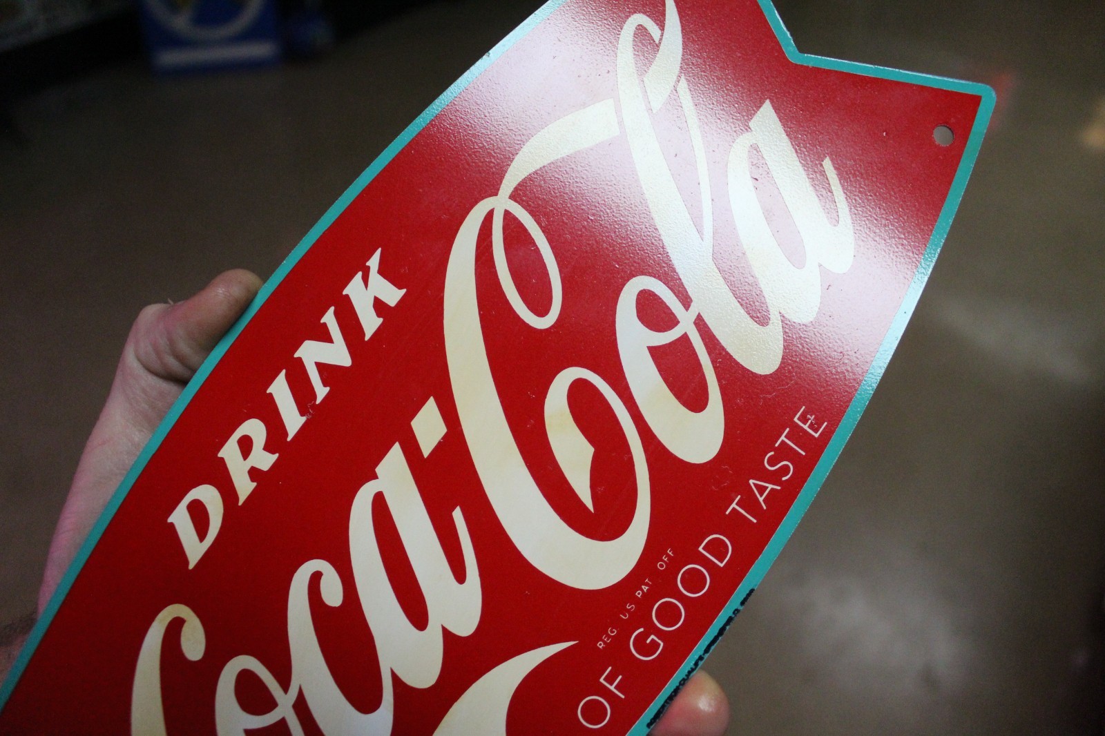 RARE 1950s DRINK COCA COLA TEAL BORDER FISHTAIL PAINTED METAL DEALER SIGN SODA