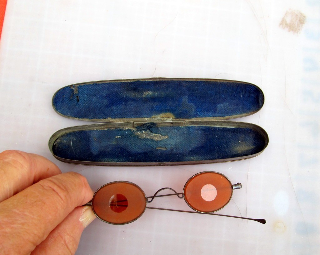 Frosted Amber Civil War Sharpshooter Glasses w/ Case Frosted Lens Wire Rims