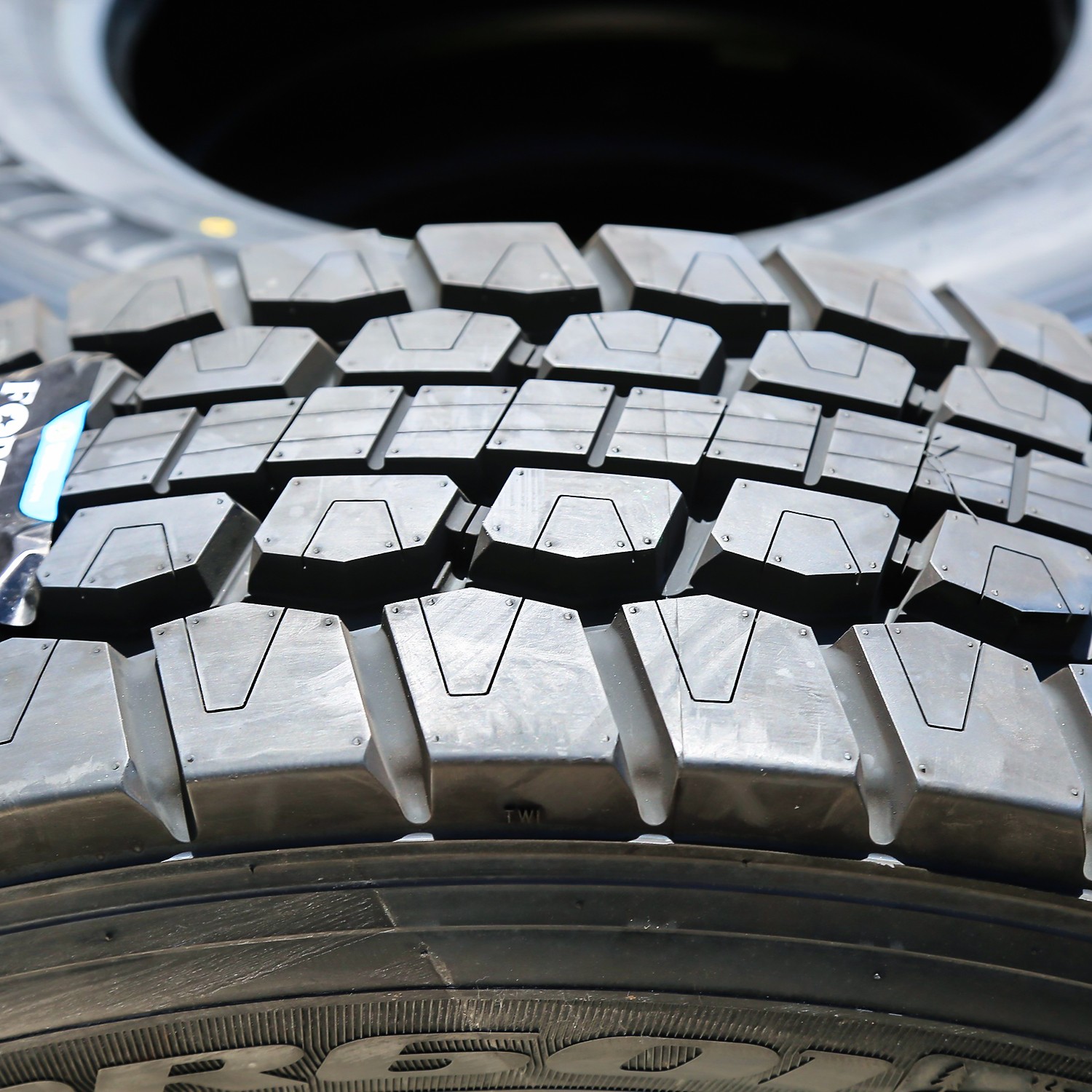 4 Tires 225/70R19.5 128/126N Load G 14 Ply Fortune FDR601 ET Drive Commercial