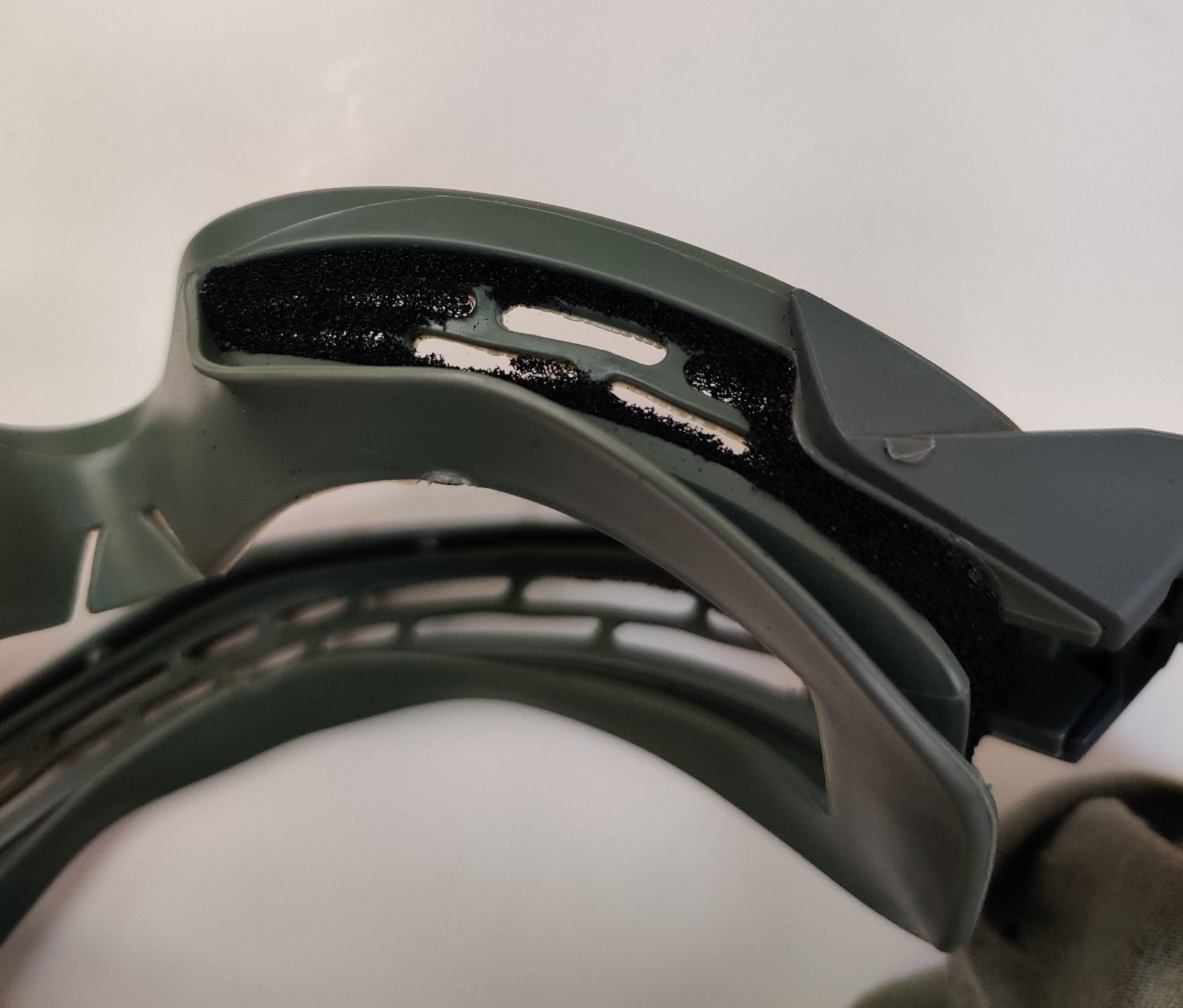 Authentic ESS Series Foliage Green Goggles NVG