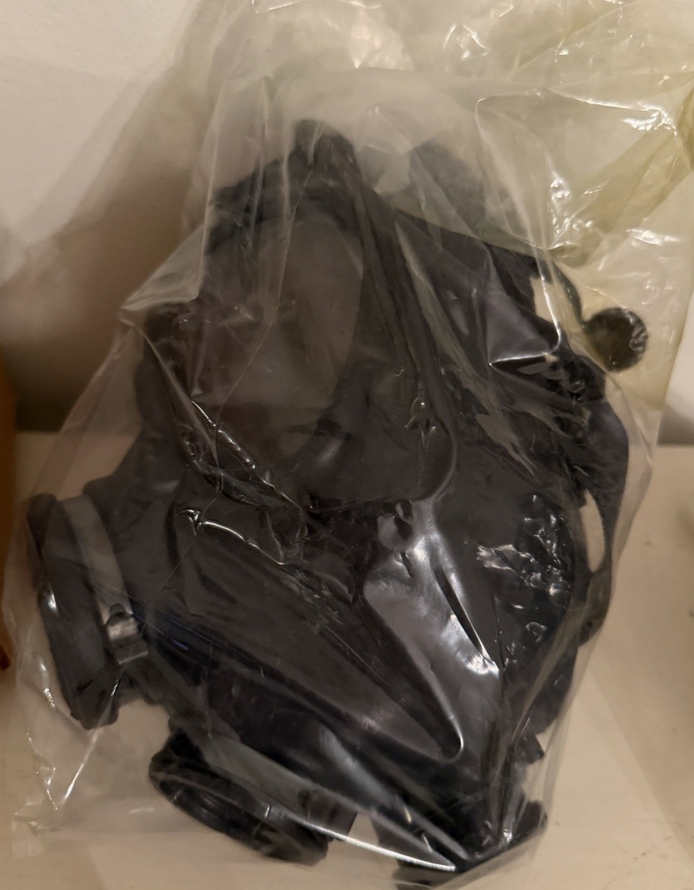 Israeli M15 Gas Mask Kit – Sealed Civil Defense Surplus – Cold War / Gulf War