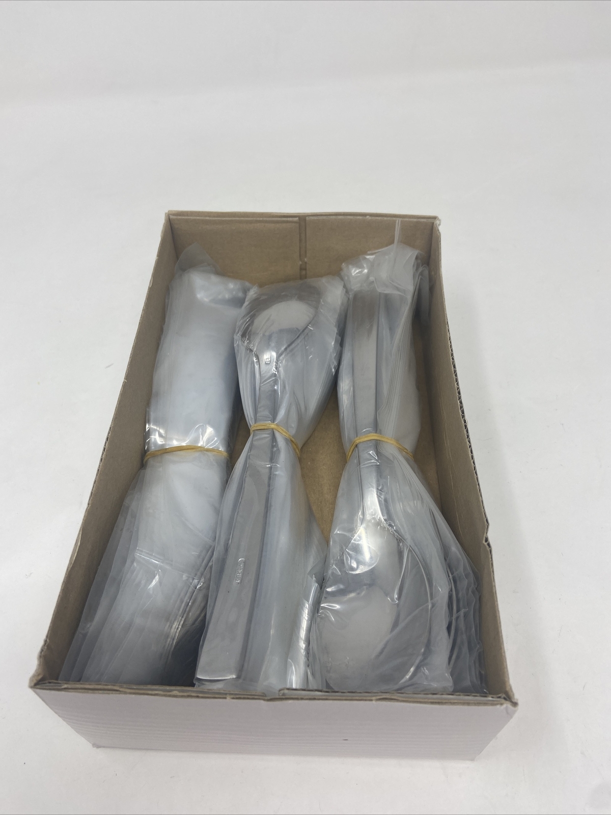 World Tableware 962 002 Oceanside 7-1/4" Dessert Spoon Box Of 3 Dozen NEW