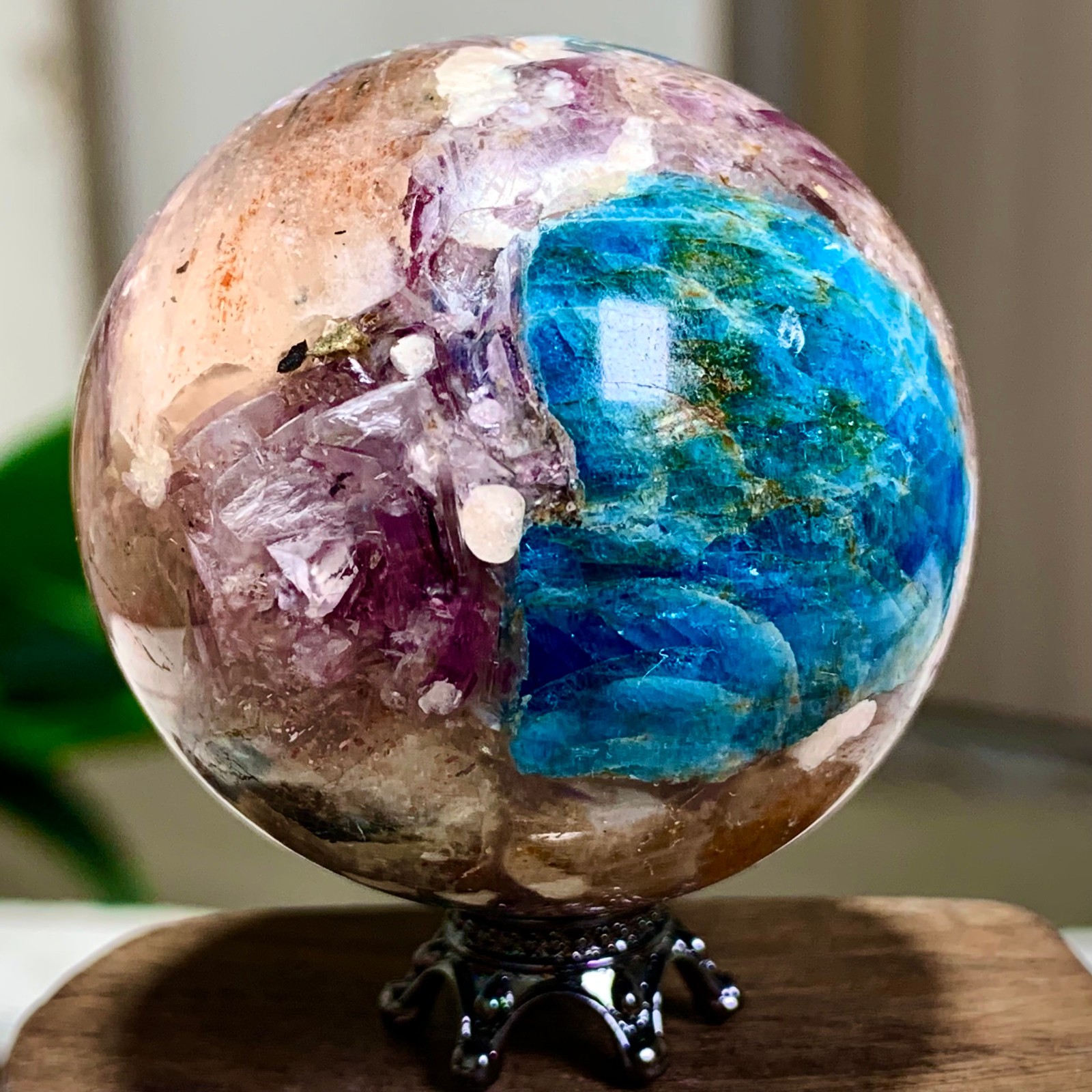 112G Natural Blue Aptite +Sun Stone purple lepidolite Sphere mineral sample