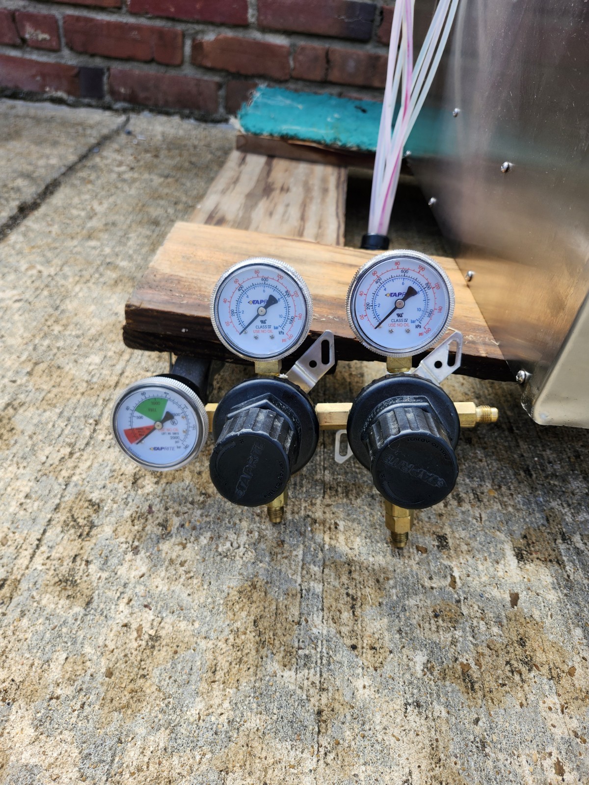 FLAVORBURST FB80S-08 Frozen Beverage Flavor Injector with Pumps and gauge