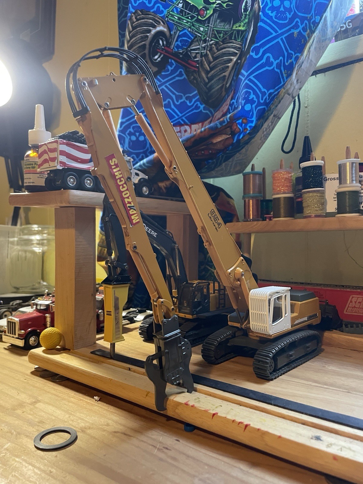 Liebherr 954 Excavator Diecast Model by Conrad