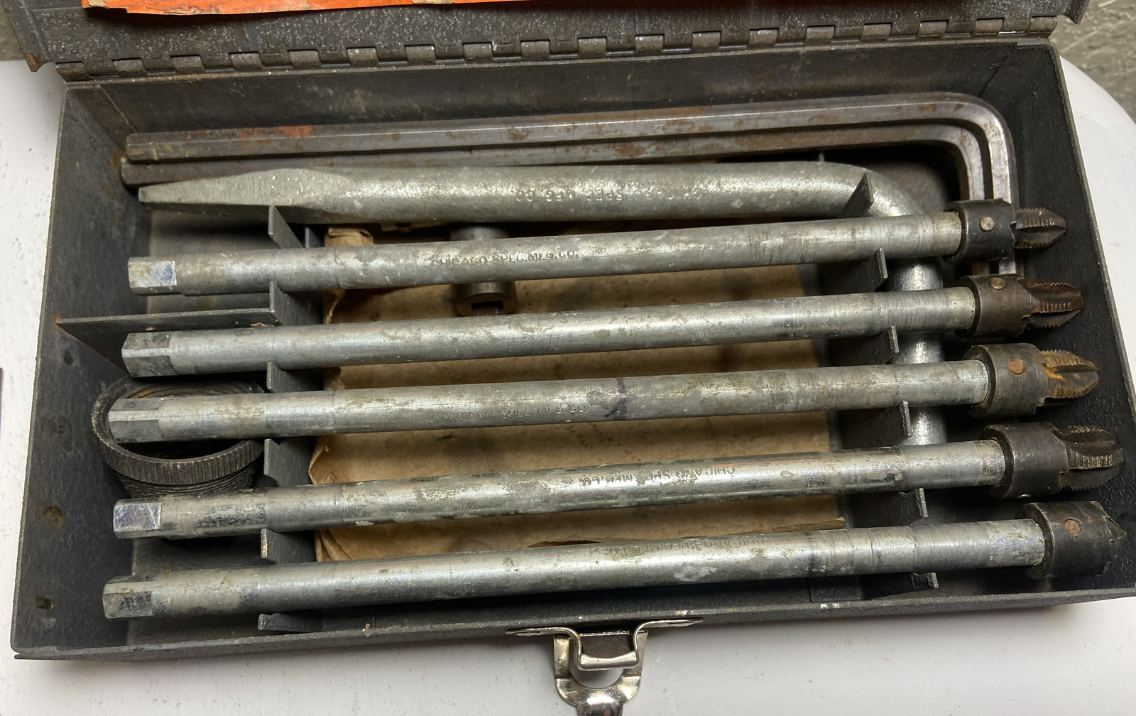 Vintage Chicago Specialty Mfg. Co. faucet reseating tool set - in metal box