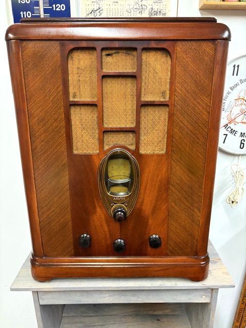 Arvin 61M Tombstone Radio