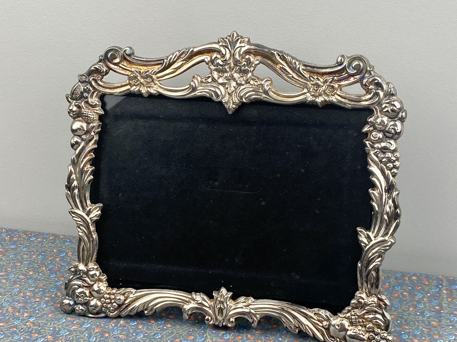 Antique Vintage Fruit Flower Art Nouveau Reed & Barton Silver Plated Photo Frame