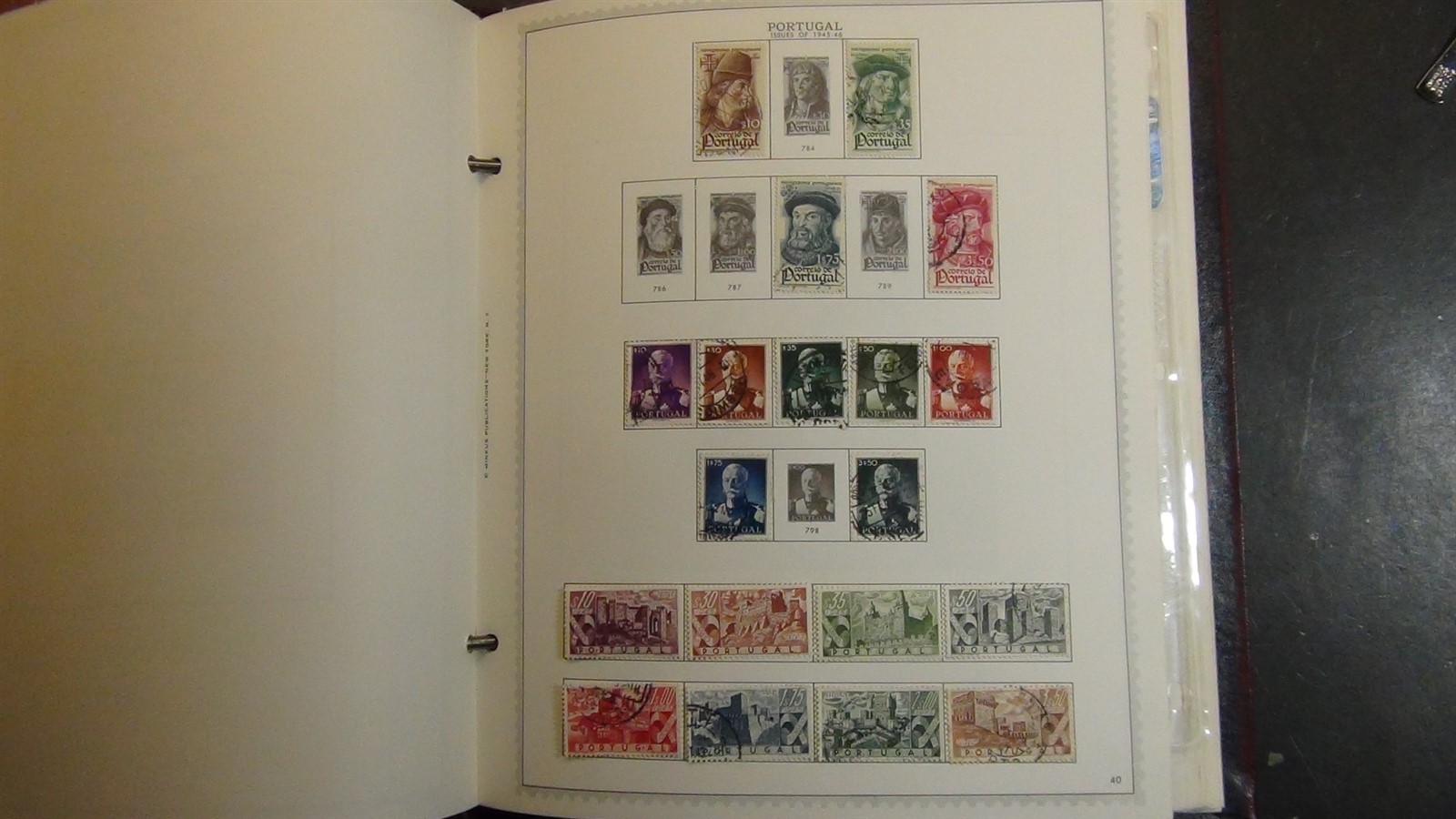 Stampsweis Portugal stamp collection in Minklus Specialty est 800 stamps to 1980