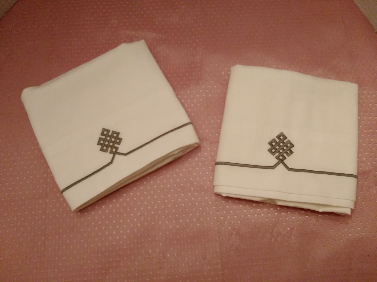 Serena And Lilly 2 Standard Pillow Case Embroidered Gray White 100% Cotton