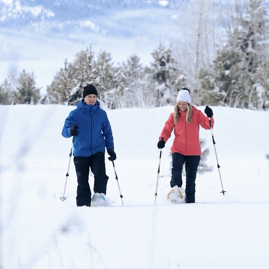 Denali Pro Snowshoes Kit 8x25 | Winter Hiking Set w/Poles, Carry Bag, 200 lb