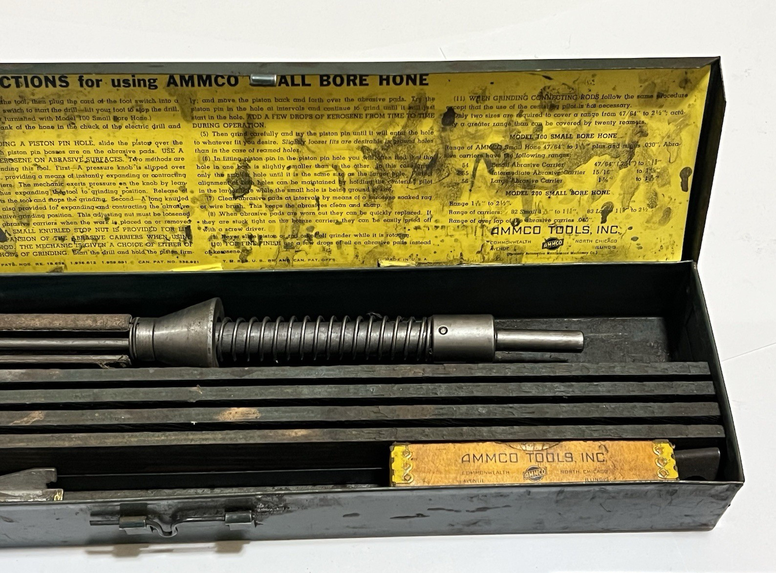 AMMCO Model 100 Vintage Small Bore Cylinder Hone Set in Box 47/64" - 1-5/16" USA